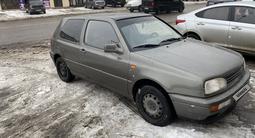 Volkswagen Golf 1994 годаүшін1 750 000 тг. в Алматы