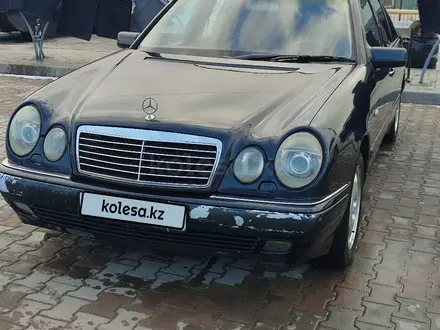 Mercedes-Benz E 280 1998 года за 3 000 000 тг. в Актау