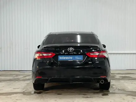 Toyota Camry 2018 года за 11 780 000 тг. в Астана – фото 4