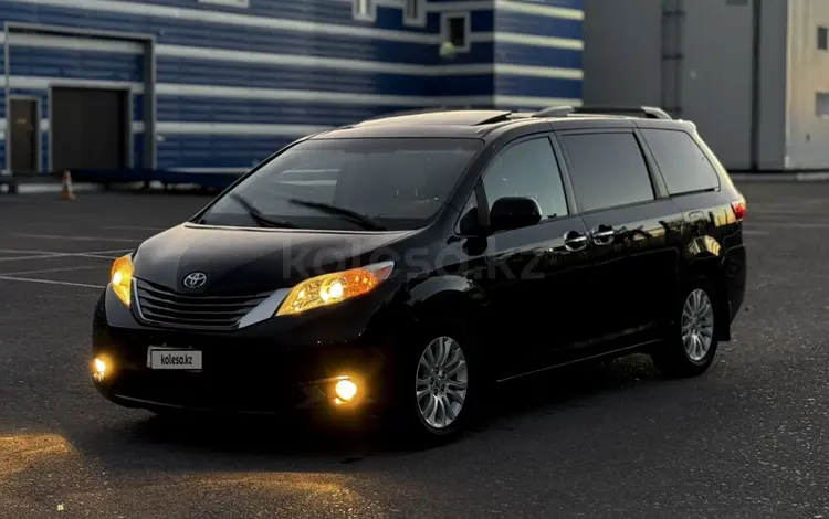 Toyota Sienna 2017 года за 10 900 000 тг. в Караганда