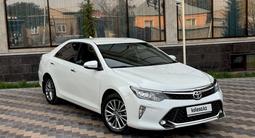 Toyota Camry 2017 годаfor12 150 000 тг. в Шымкент