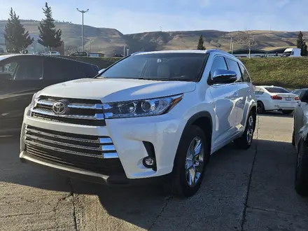 Toyota Highlander 2016 года за 18 000 000 тг. в Алматы