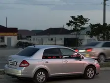 Nissan Versa, 2010