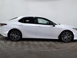 Toyota Camry 2022 года за 14 650 000 тг. в Алматы – фото 4