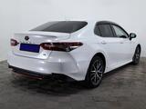 Toyota Camry 2022 года за 14 650 000 тг. в Алматы – фото 5