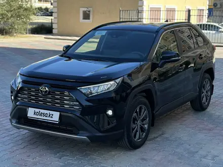 Toyota RAV4 2023 года за 18 300 000 тг. в Актау