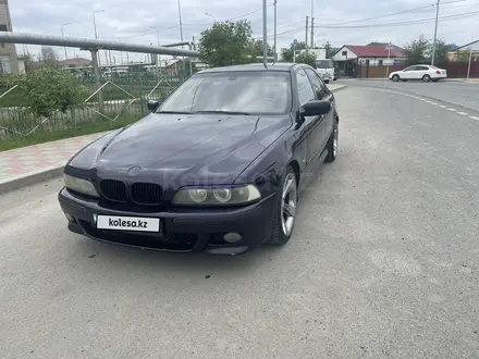 BMW 528 1997 года за 2 600 000 тг. в Атырау – фото 3