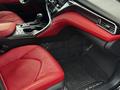 Toyota Camry 2021 года за 14 500 000 тг. в Актобе – фото 9