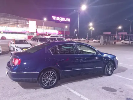 Volkswagen Passat 2006 года за 3 100 000 тг. в Алматы – фото 2