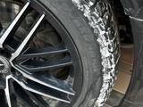 Шины с дисками на мерседес за 150 000 тг. в Алматы – фото 3