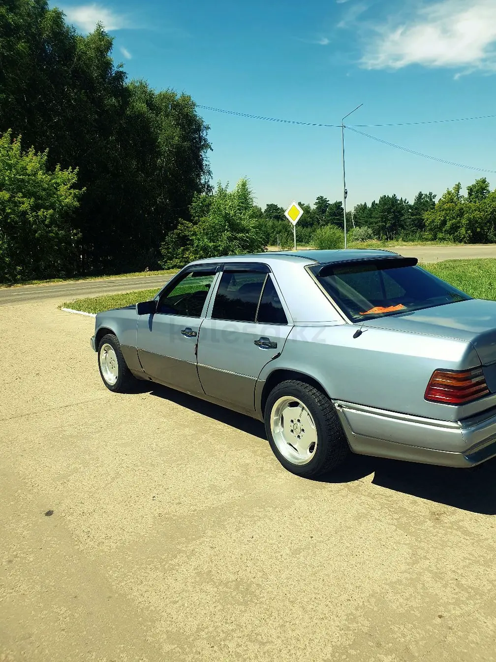Mercedes-Benz E-Class, 1992