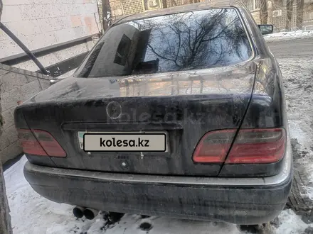 Mercedes-Benz E 280 1996 года за 2 500 000 тг. в Алматы – фото 2