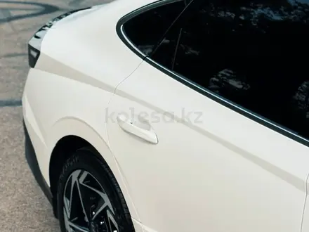 Hyundai Sonata 2024 года за 14 290 000 тг. в Алматы – фото 18