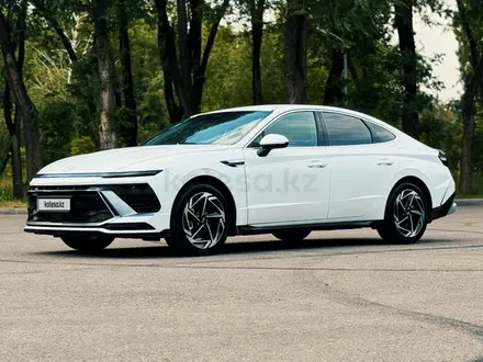 Hyundai Sonata 2024 года за 14 290 000 тг. в Алматы