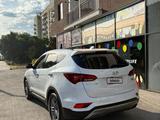 Hyundai Santa Fe 2017 года за 6 500 000 тг. в Актобе – фото 2