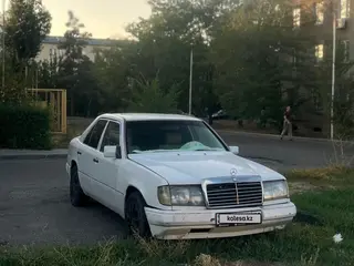 Mercedes-Benz E-Class, 1993