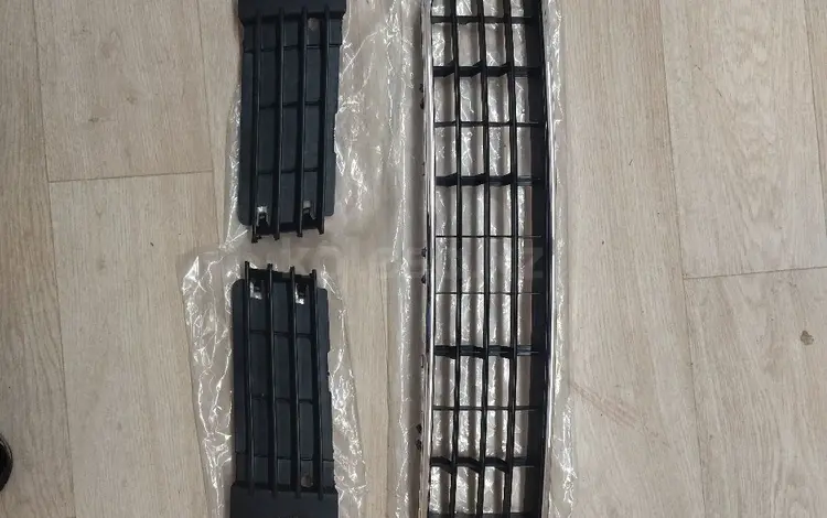 Решетка в бампер Ауди а6с5 за 5 000 тг. в Астана