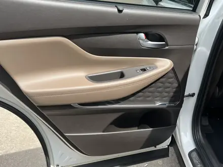 Hyundai Santa Fe 2022 года за 15 000 000 тг. в Астана – фото 10