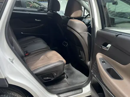 Hyundai Santa Fe 2022 года за 15 000 000 тг. в Астана – фото 12