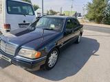 Mercedes-Benz C 220 1996 года за 1 700 000 тг. в Есик