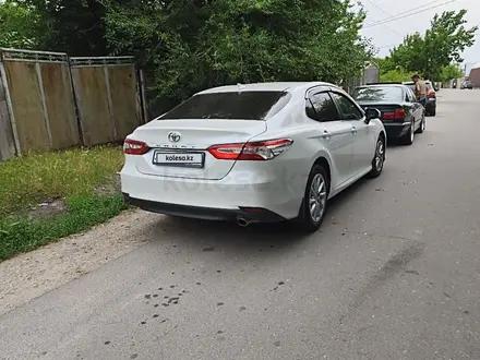 Toyota Camry 2021 года за 14 000 000 тг. в Тараз – фото 3