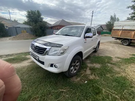 Toyota Hilux 2014 года за 11 500 000 тг. в Уральск