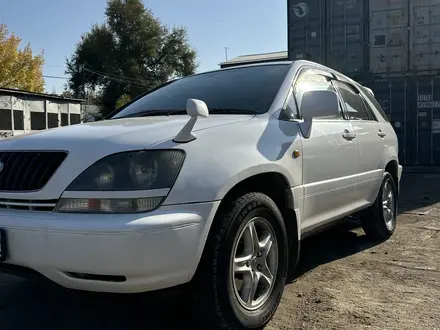 Toyota Harrier 2000 года за 4 800 000 тг. в Алматы