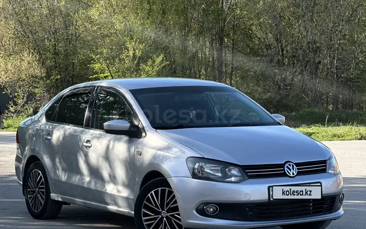 Volkswagen Polo 2014 года за 3 950 000 тг. в Актобе