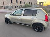 Renault Sandero 2013 года за 2 800 000 тг. в Балхаш – фото 3