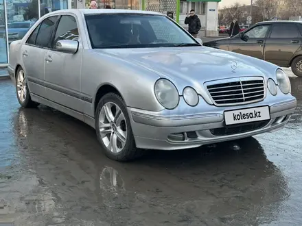 Mercedes-Benz E 320 2000 года за 4 100 000 тг. в Атырау – фото 6