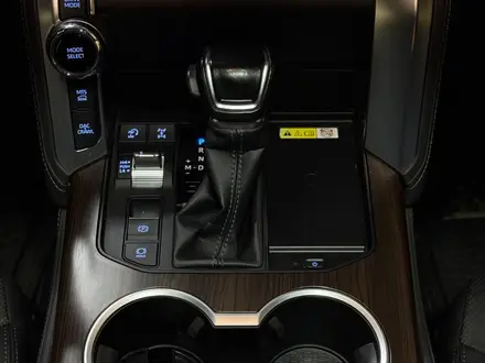 Toyota Land Cruiser 2021 года за 48 000 000 тг. в Алматы – фото 12