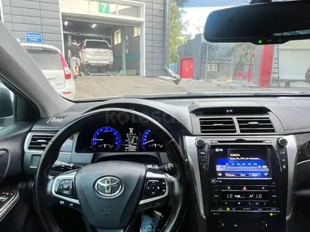 Toyota Camry 2018 года за 12 990 000 тг. в Алматы – фото 2