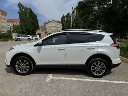 Toyota RAV4 2019 года за 11 400 000 тг. в Актобе – фото 3
