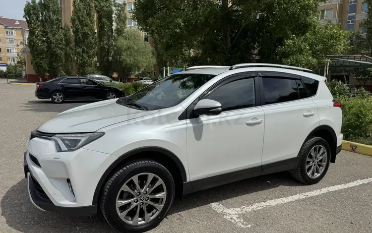 Toyota RAV4 2019 года за 11 400 000 тг. в Актобе