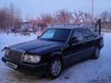 Mercedes-Benz E 220 1993 года за 3 100 000 тг. в Талдыкорган – фото 2