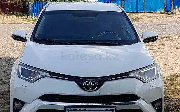 Toyota RAV4 2016 годаүшін9 760 000 тг. в Уральск