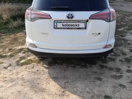 Toyota RAV4 2016 года за 9 760 000 тг. в Уральск – фото 6