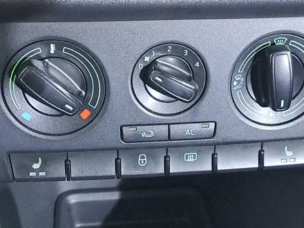 Skoda Rapid 2013 года за 3 950 000 тг. в Астана – фото 19
