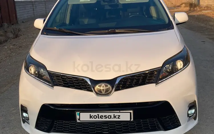 Toyota Sienna 2017 годаүшін16 000 000 тг. в Кызылорда