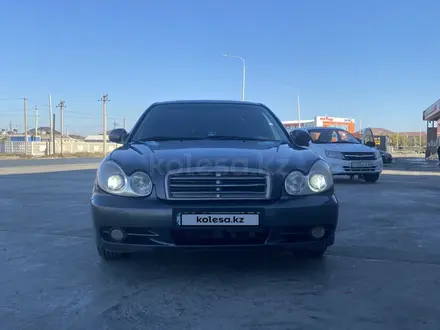 Hyundai Sonata 2006 года за 2 000 000 тг. в Атырау – фото 4