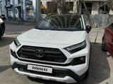 Toyota RAV4 2023 года за 17 500 000 тг. в Алматы – фото 3