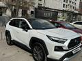 Toyota RAV4 2023 года за 14 000 000 тг. в Алматы