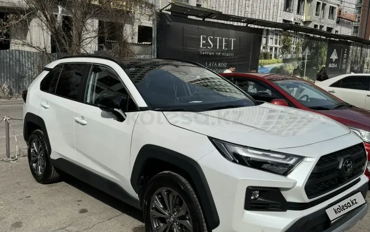 Toyota RAV4 2023 года за 14 000 000 тг. в Алматы