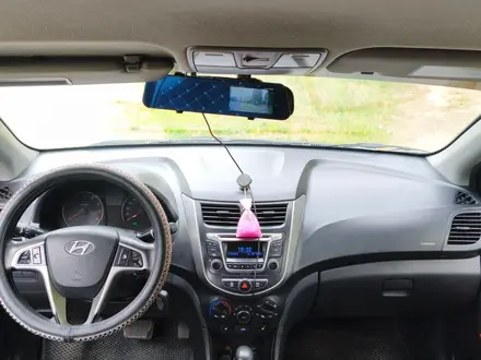 Hyundai Solaris 2014 года за 4 850 000 тг. в Семей – фото 12