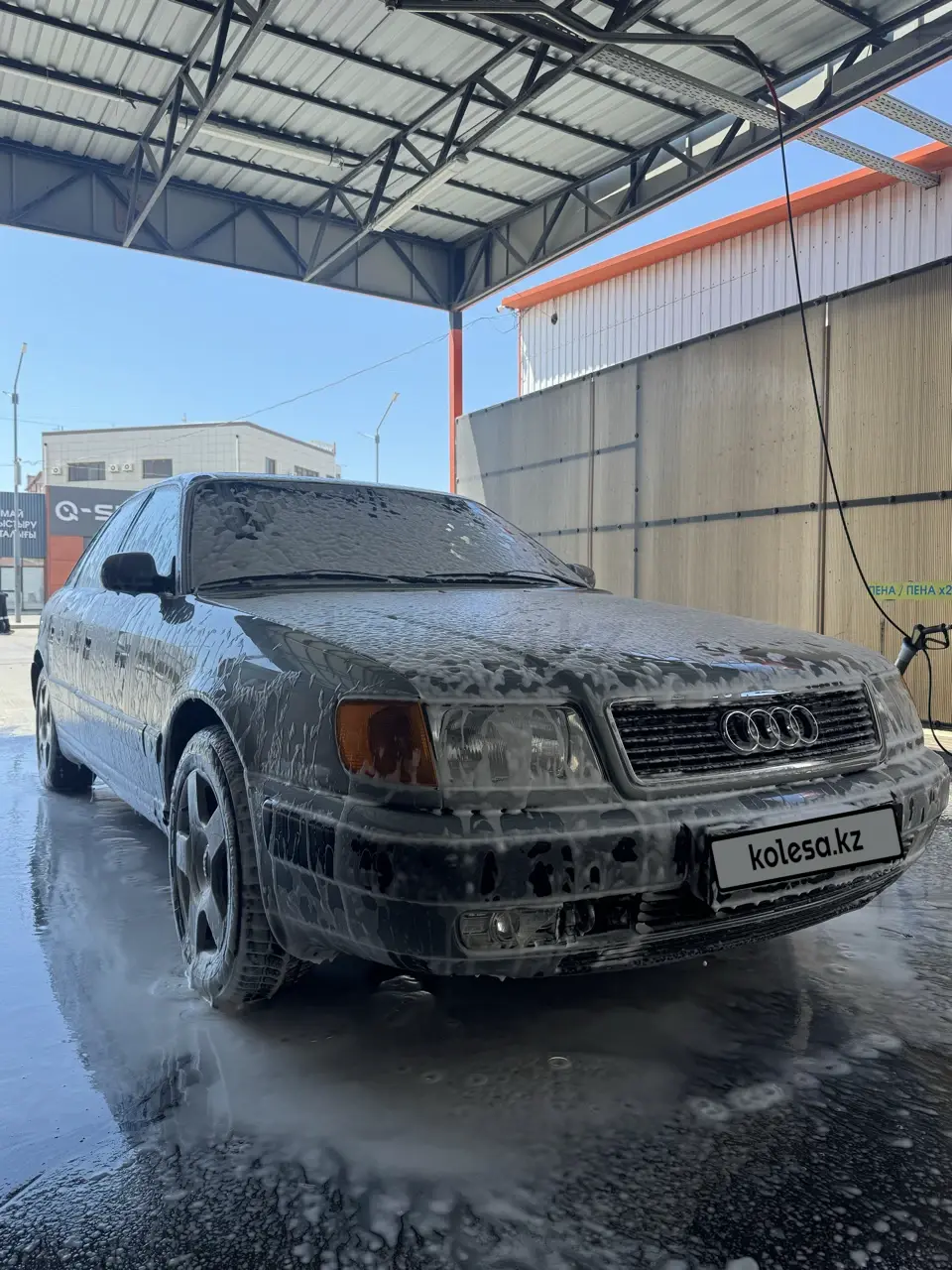 Audi 100, 1990
