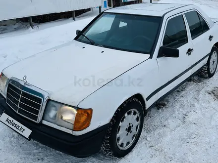 Mercedes-Benz E 230 1991 года за 700 000 тг. в Астана – фото 2