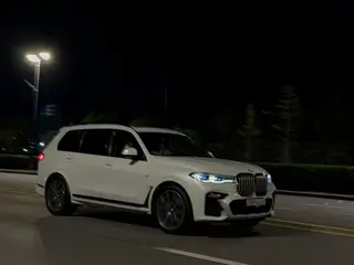БМВ X7, 2020