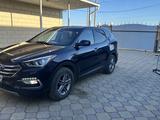 Hyundai Santa Fe 2017 года за 6 000 000 тг. в Атырау – фото 2