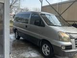 Hyundai Starex 2004 года за 2 890 000 тг. в Шымкент – фото 2