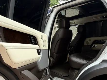 Land Rover Range Rover 2018 года за 31 500 000 тг. в Алматы – фото 12